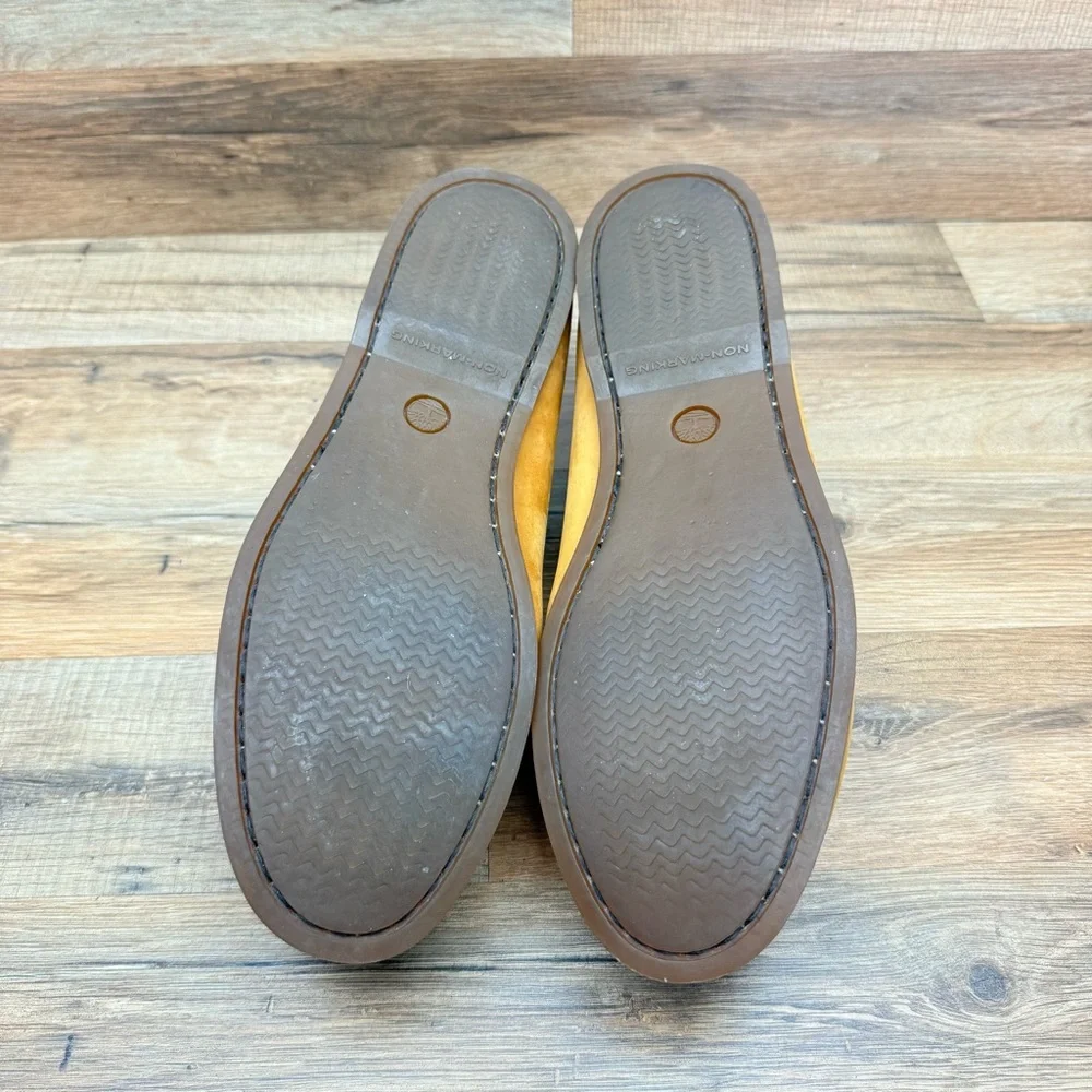 Timberland Men's 10.5 size Tan and Brown Boat Shoes